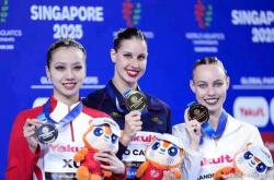 新西兰游泳选手挑战纪录，获得个人银牌