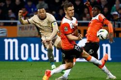 半岛体育官方-马赛客场逆袭，沉重一击击败里昂的简单介绍