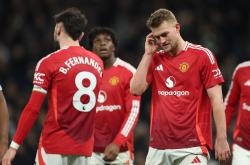 半岛体育官方登录入口-包含曼联客场不敌热刺，遭遇联赛连败的词条