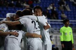 半岛体育链接-阿拉伯球队与东亚劲旅对决，战意昂扬