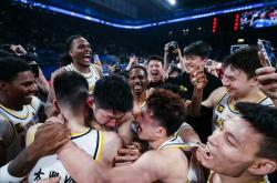 半岛体育网页版-人队横扫对手，领先进入总决赛