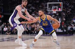 半岛体育网址-包含国王主场获胜，球迷欢呼雀跃的词条