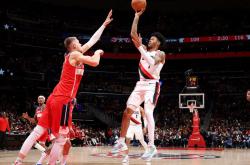 半岛体育app下载-开拓者击败奇才，提升排名的简单介绍