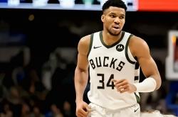 季后赛激烈对决！字母哥对决凯尔特斯的简单介绍