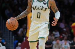 半岛体育中国官网-雄鹿逆转魔术，继续保持不败