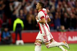 半岛体育网站-关于阿贾克斯横扫对手，轻松晋级下一轮比赛的信息