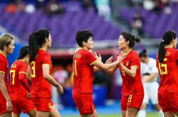 半岛体育官方-女足比赛场面火爆，势均力敌的简单介绍