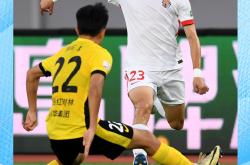 半岛体育平台-精彩赛事球员奋力为球队争胜