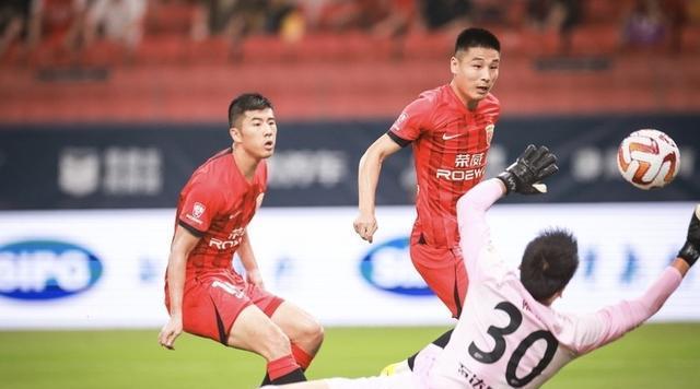 关于上海上港主场战平大连人，遗憾失利的信息