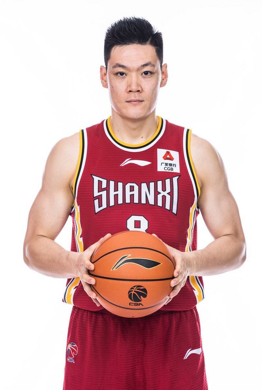 山西男篮迅速反击，奋力拼搏