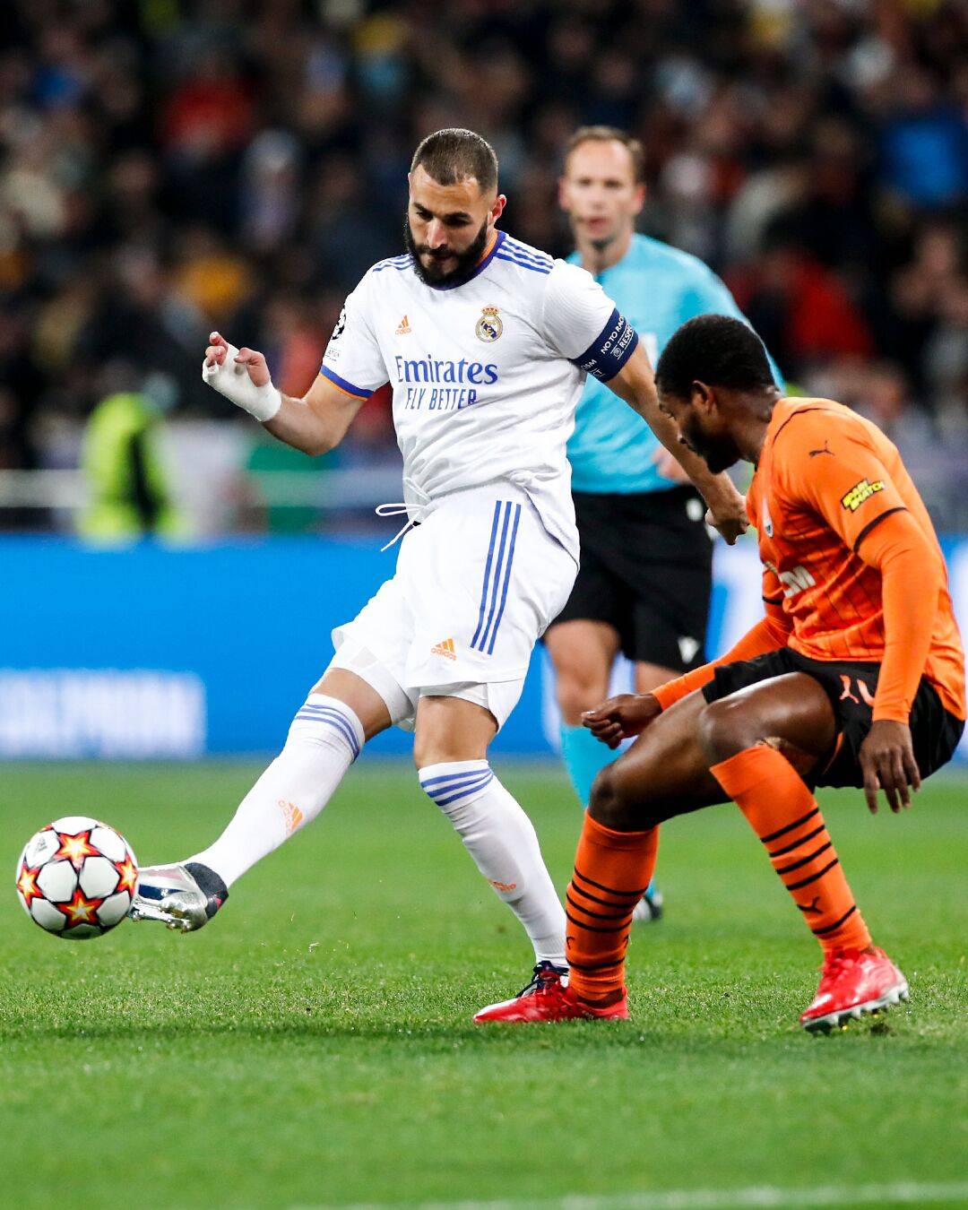 沙尔克客场大胜，球队信心大增的简单介绍