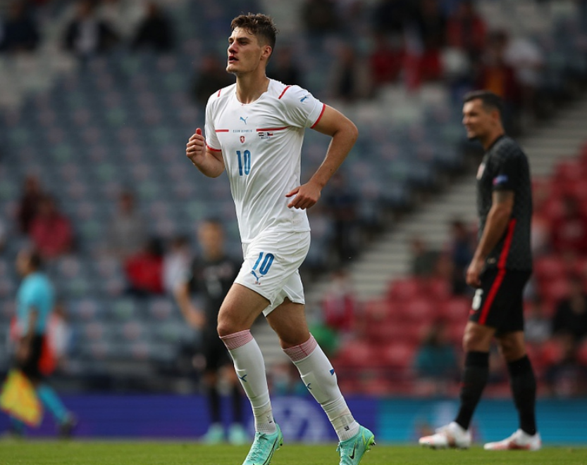 关于科威特队伍击败强敌，引发热议的信息