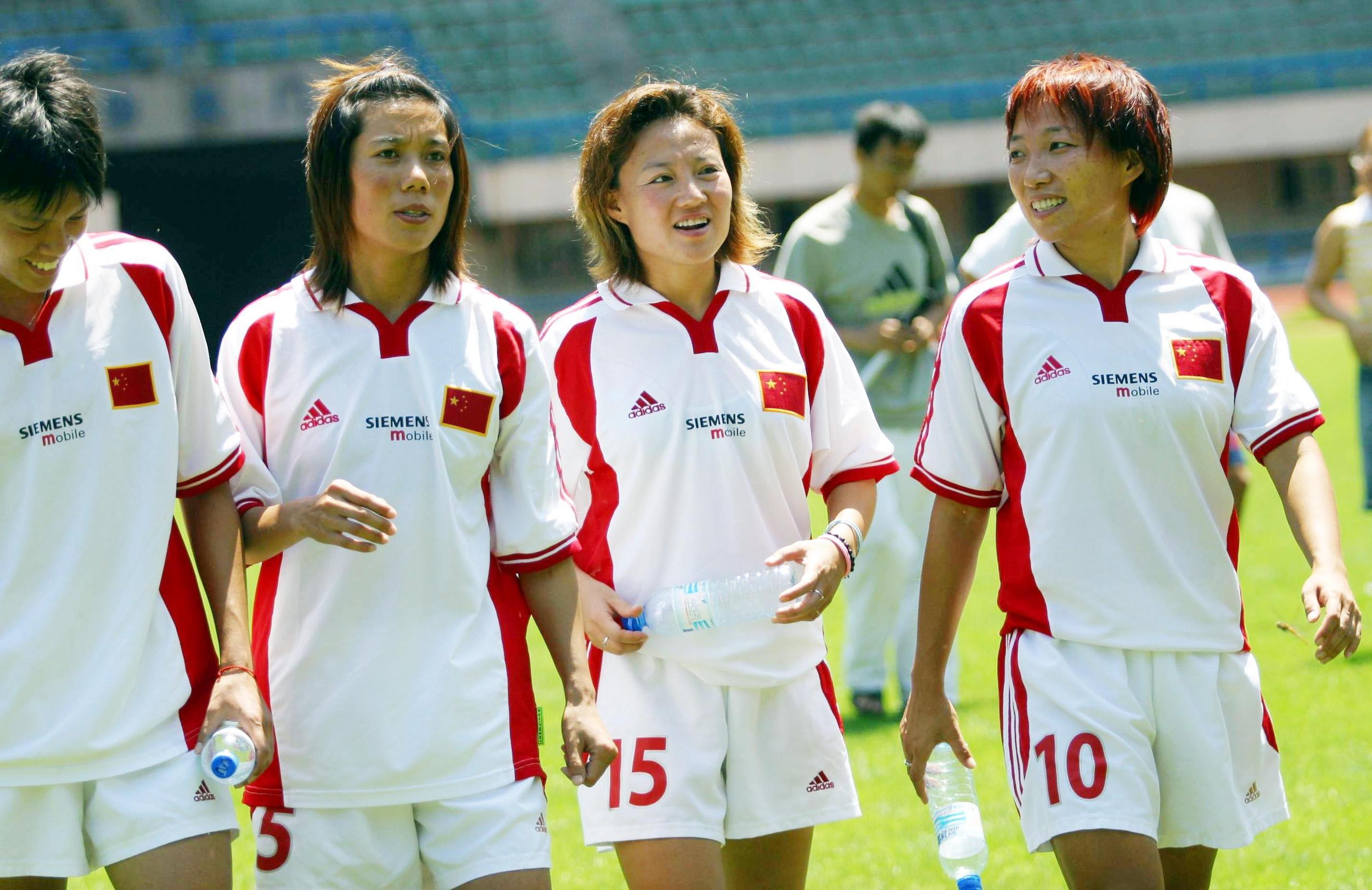 关于顽强拼搏：女足赛场上奋勇争先的信息