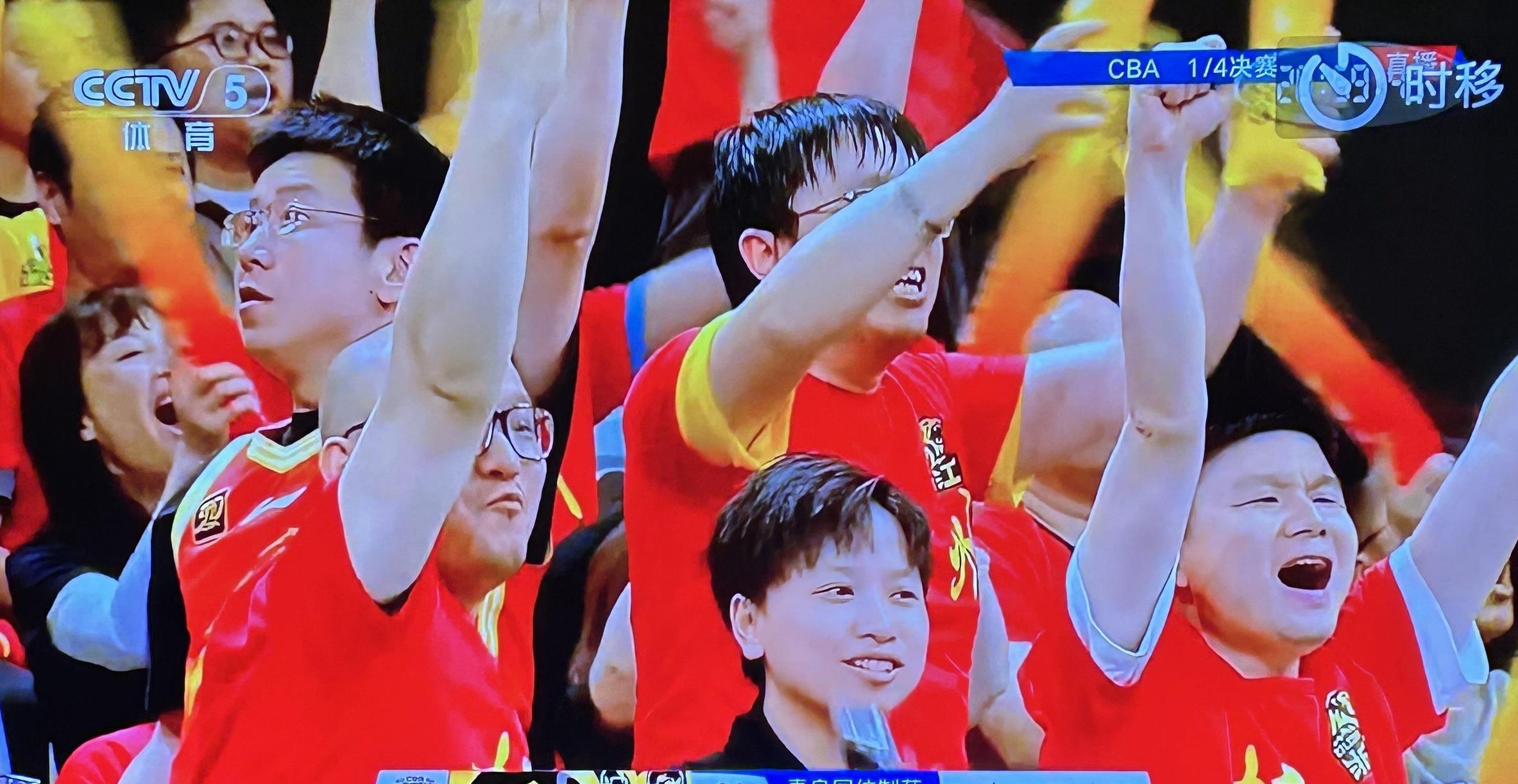 青岛男篮努力追赶，不断提升实力水平