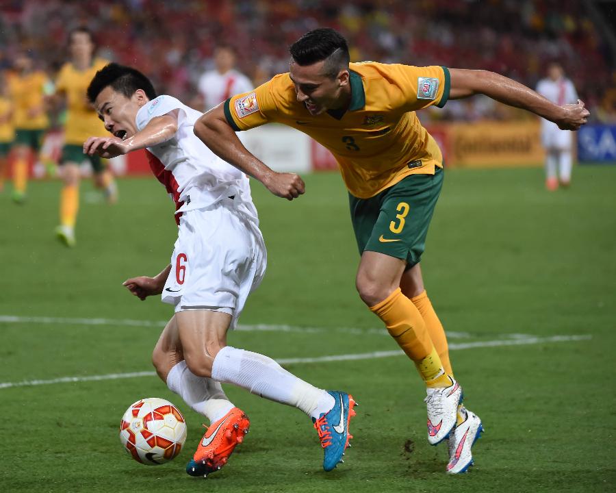 包含欧预赛小组赛：强强对话引爆球迷热情的词条