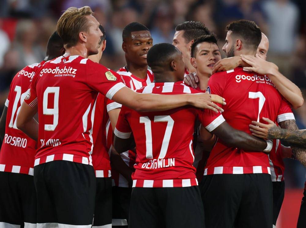 阿贾克斯连胜海伦芬，荷甲领跑积分榜