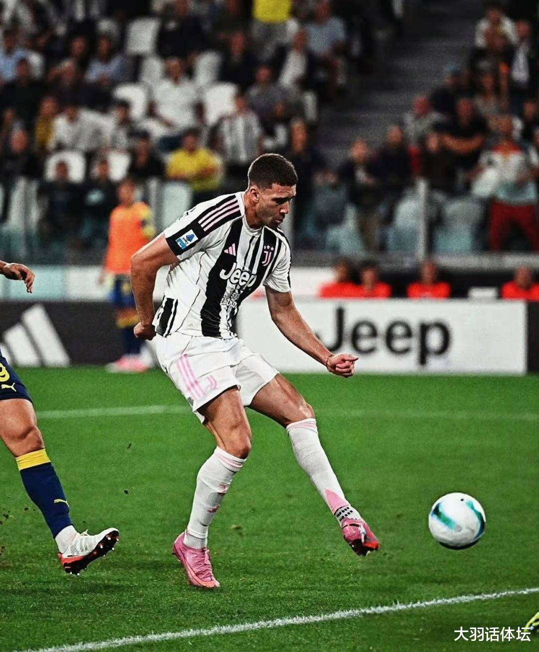 包含米兰有意签下马赛射手！引援锋线迎来新变数的词条