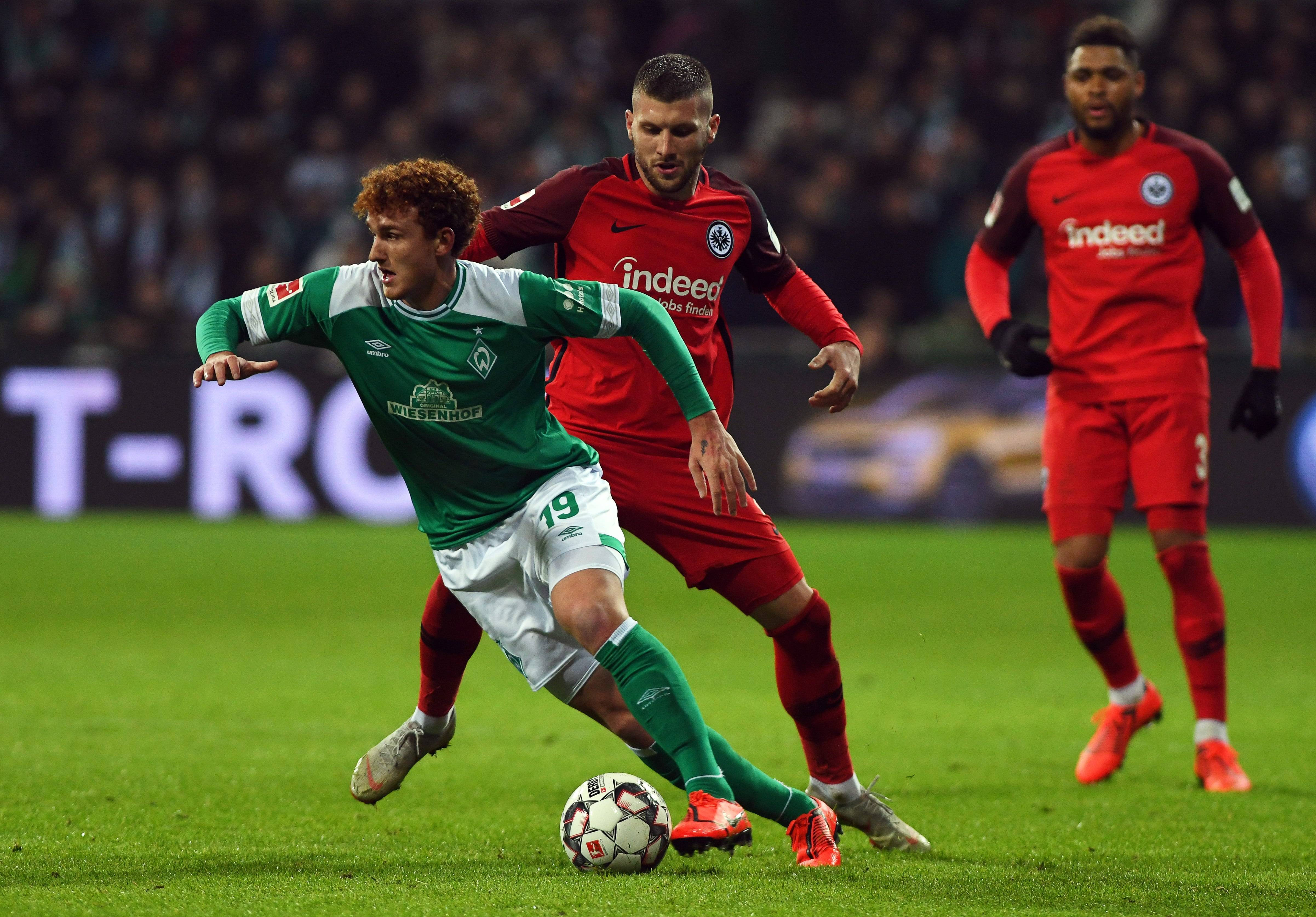 包含弗兰克福大胜云达不莱梅，重返欧战区的词条