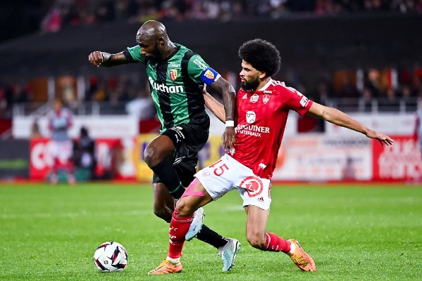 东部之城继续低迷，朗斯艰难在法甲立足的简单介绍