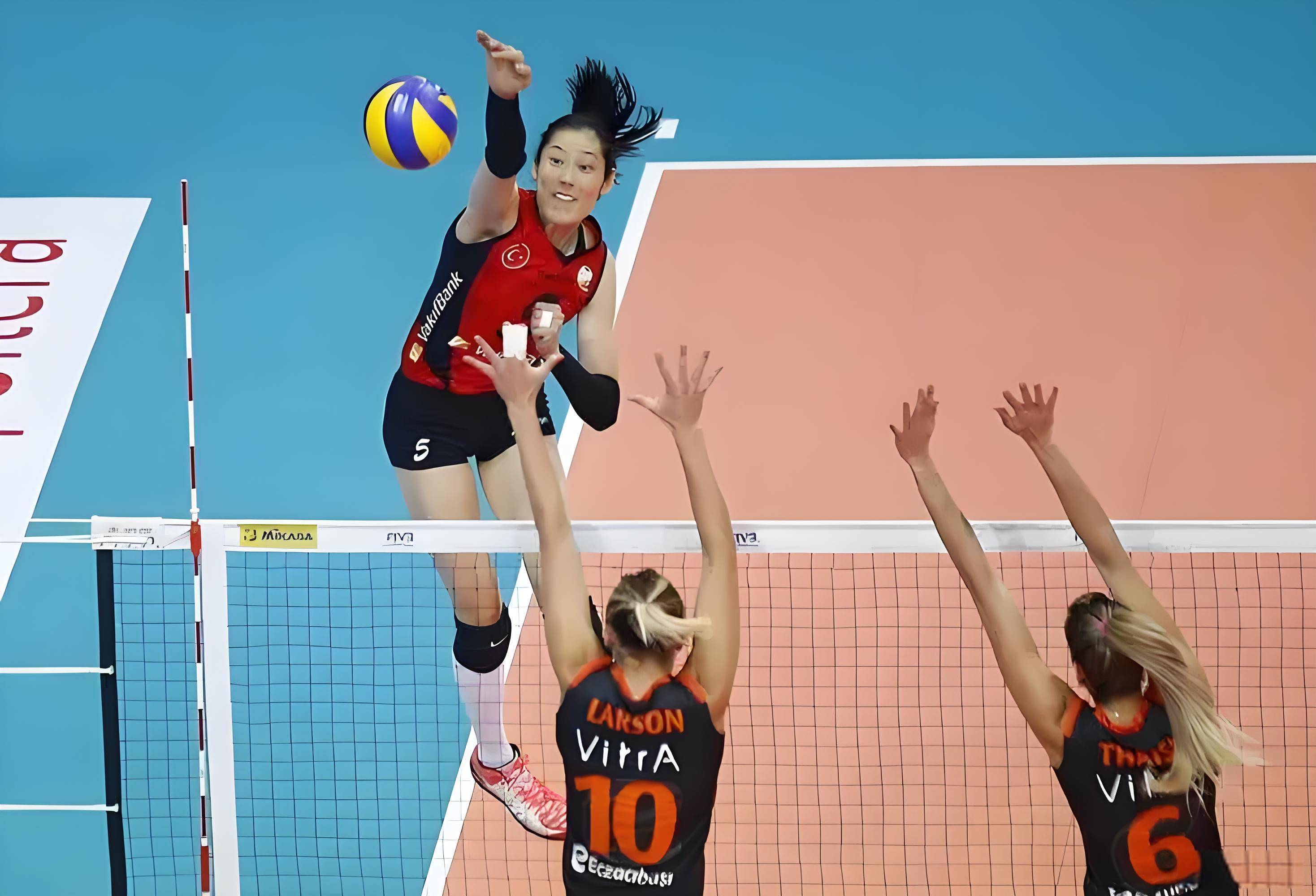 关于精彩逆转：排球比赛掀起激烈反击的信息