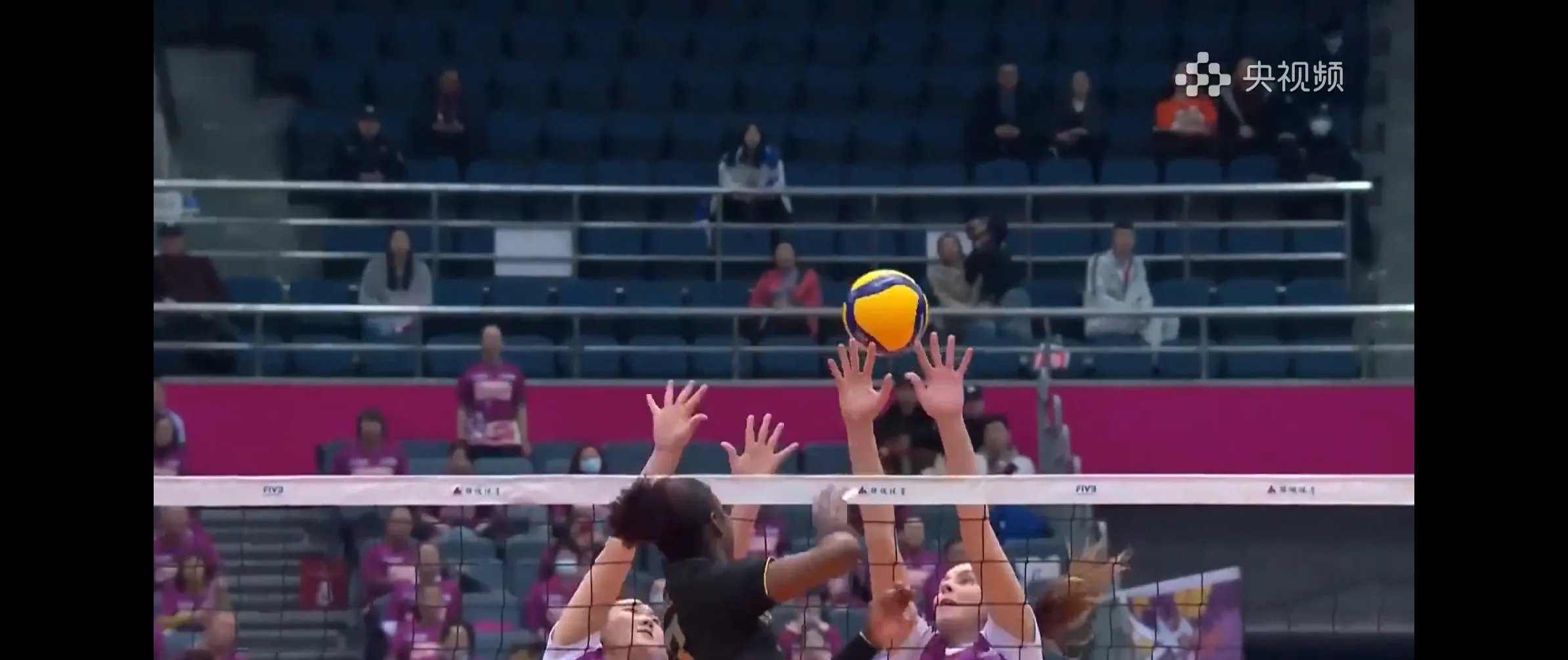 关于精彩逆转：排球比赛掀起激烈反击的信息