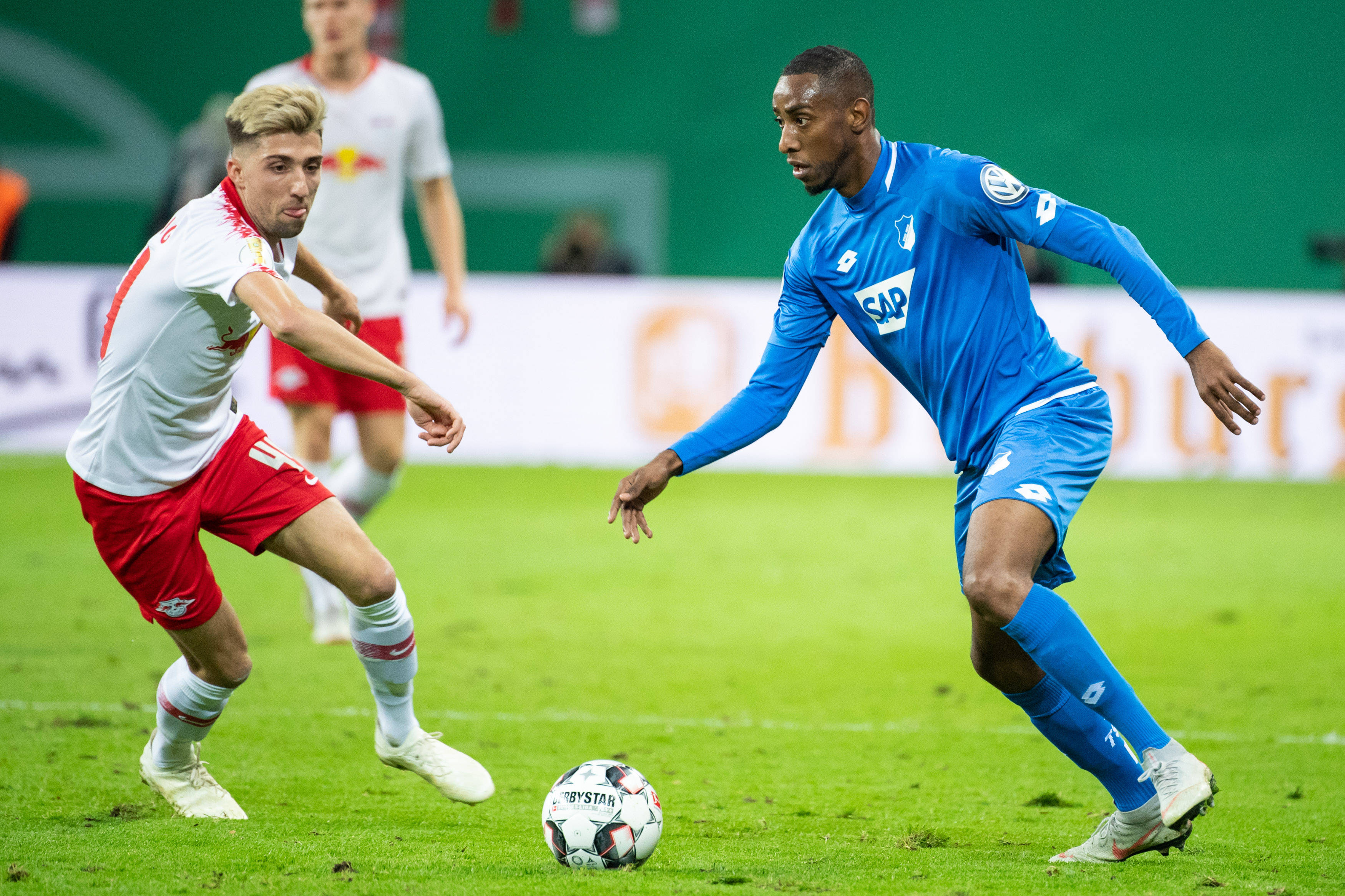 多特蒙德主场大胜霍芬海姆，成功保住欧冠席位的希望！的简单介绍