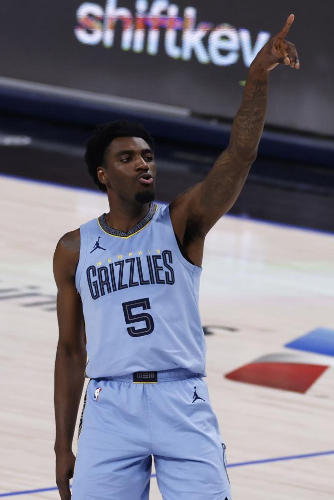 灰熊力克骑士，莫兰特独得30分