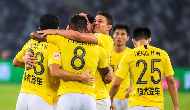 恒大客场取胜,继续领跑积分榜的简单介绍 恒大客场取胜,继续领跑积分榜的简单介绍