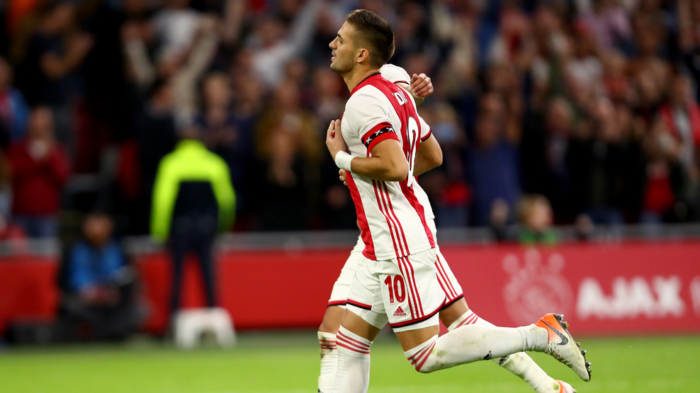 关于阿贾克斯横扫对手，轻松晋级下一轮比赛的信息