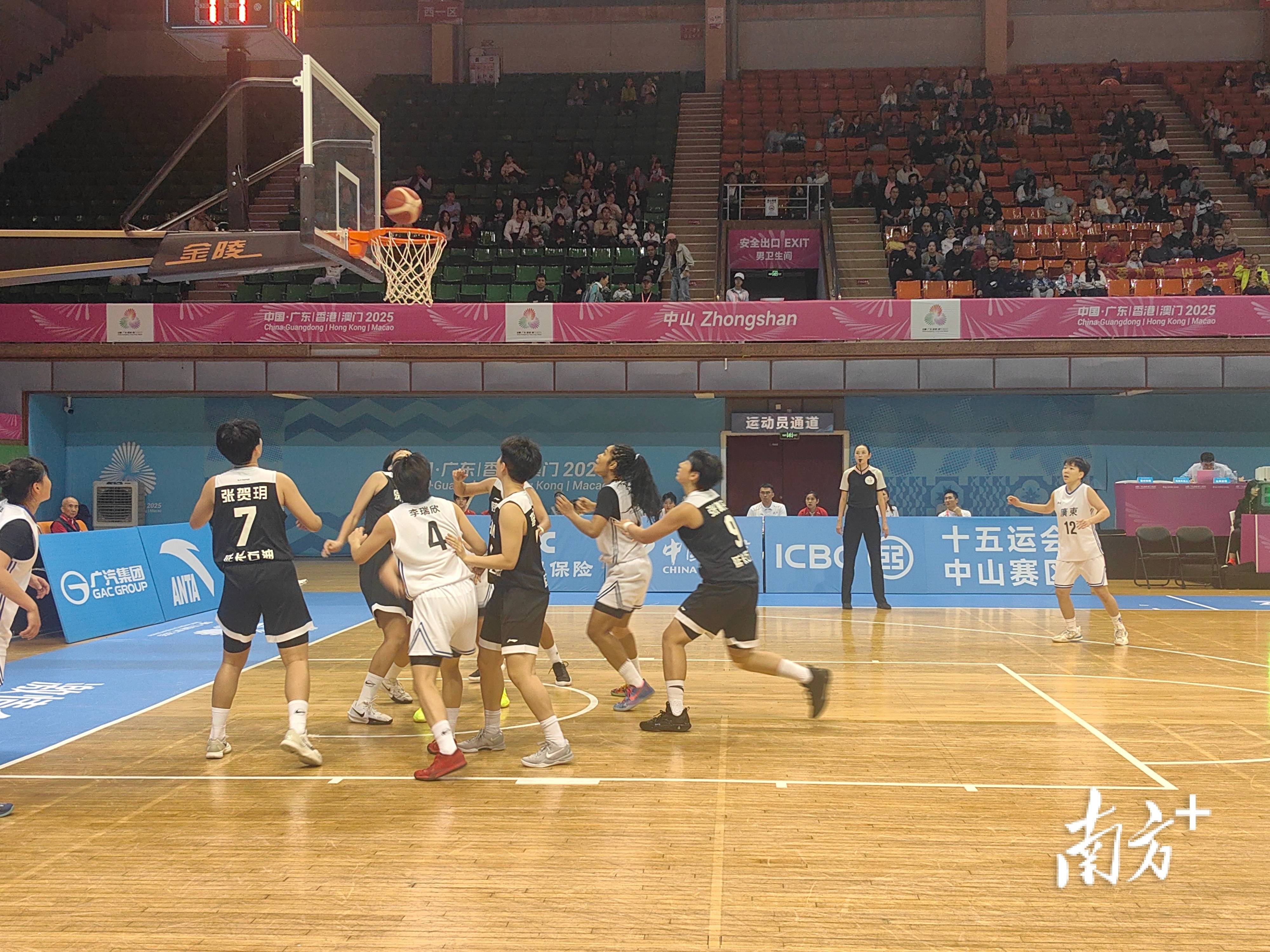 湖北女篮逆袭湖南队，迎来开门红的简单介绍