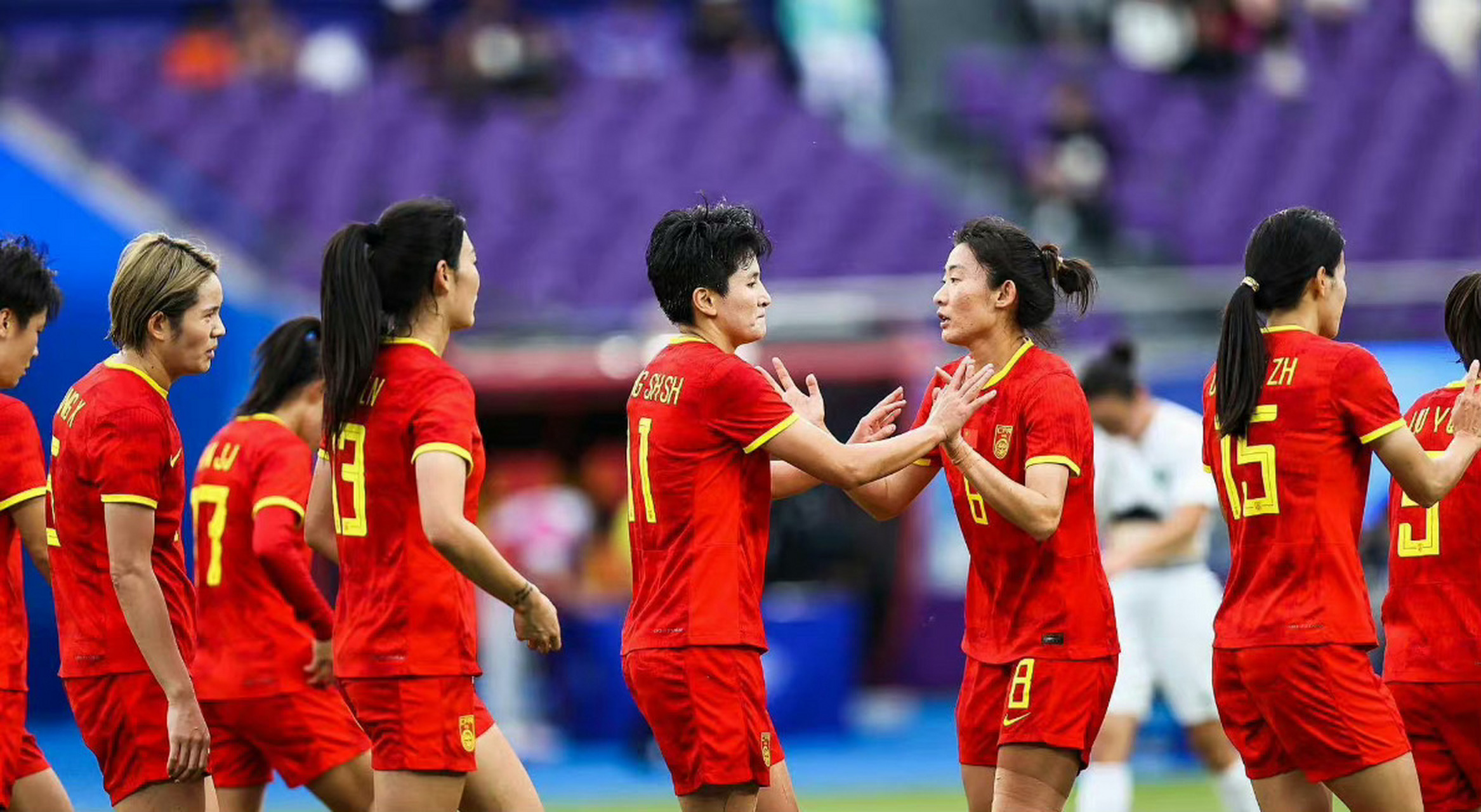 女足比赛场面火爆，势均力敌的简单介绍