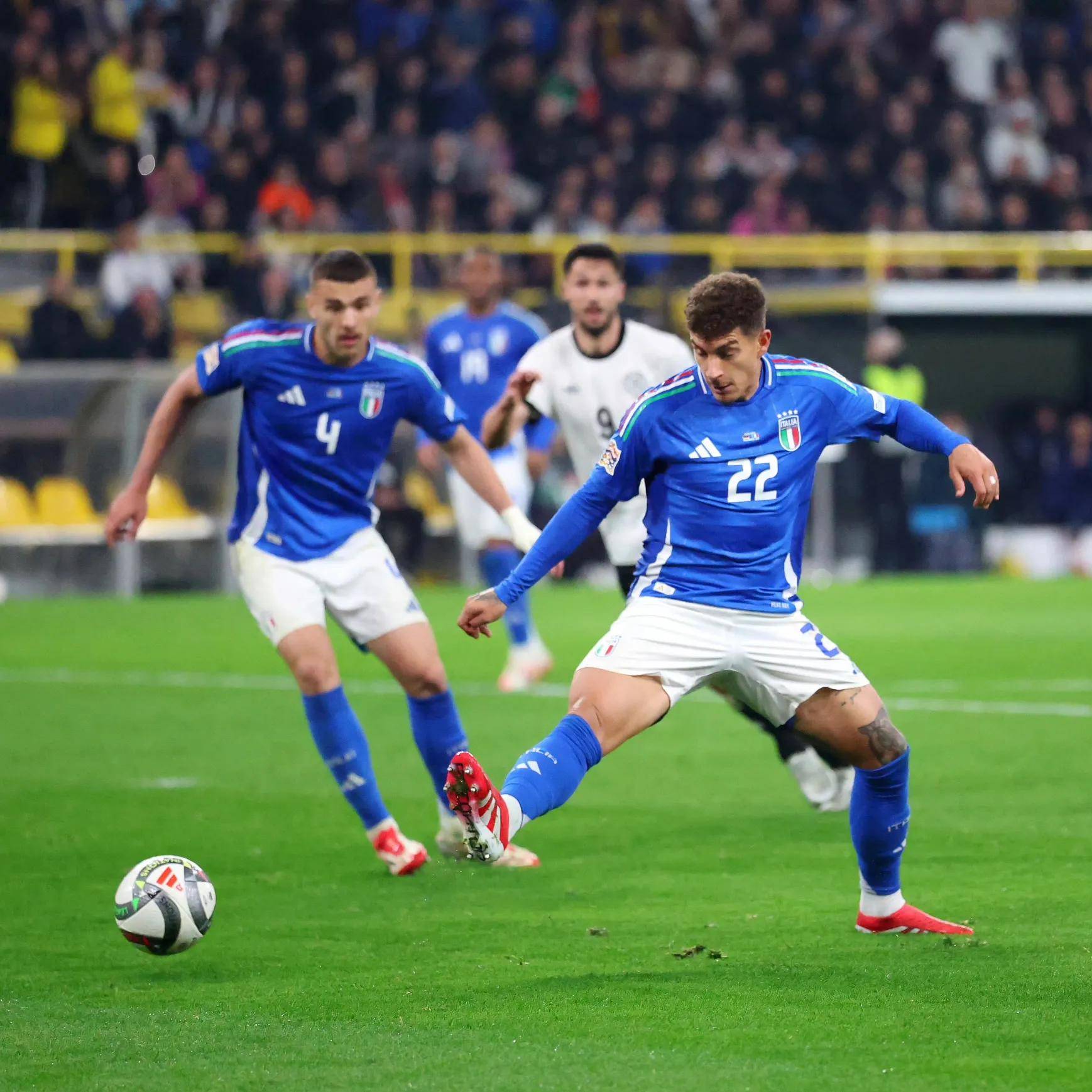 意大利国家队迎战挑战气势如虹