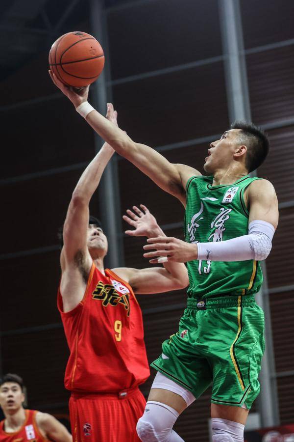 东莞力克上海，取得赛季第三连胜的简单介绍