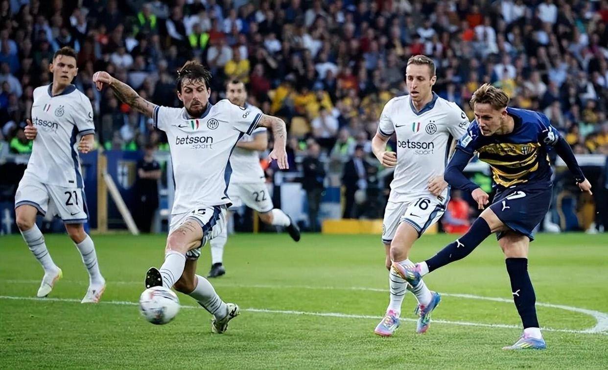 包含国米决定赛季结束后解雇主帅，换帅仅在时间问题的词条