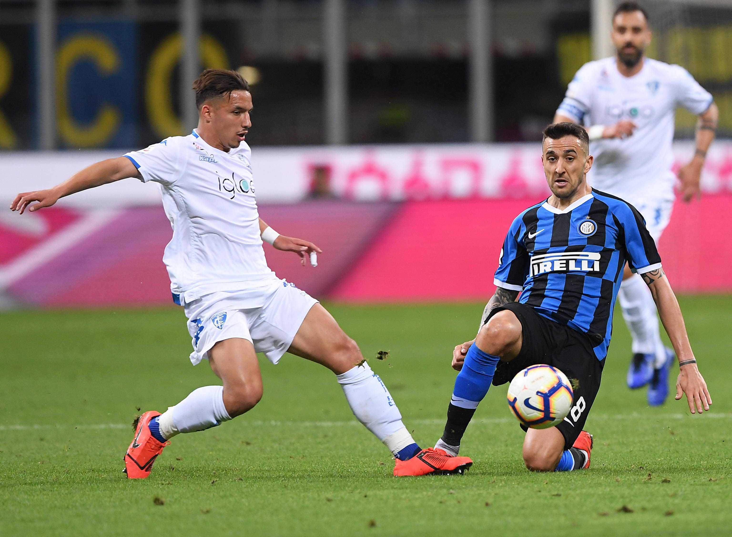 南美球队力挫对手，称霸锦标赛