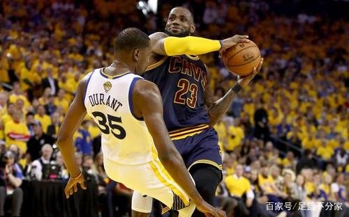 篮球宿敌再次在擂台上相遇